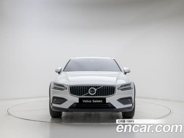 Volvo V60 Cross Country 2nd Gen 2