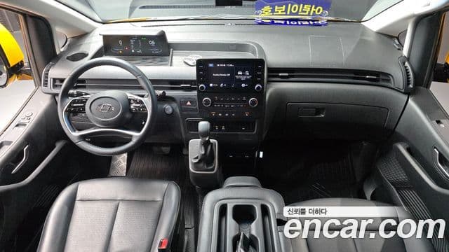 Hyundai Staria 4