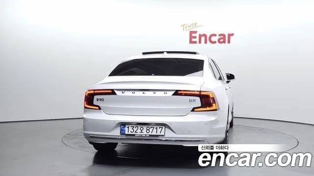 Volvo S90 3