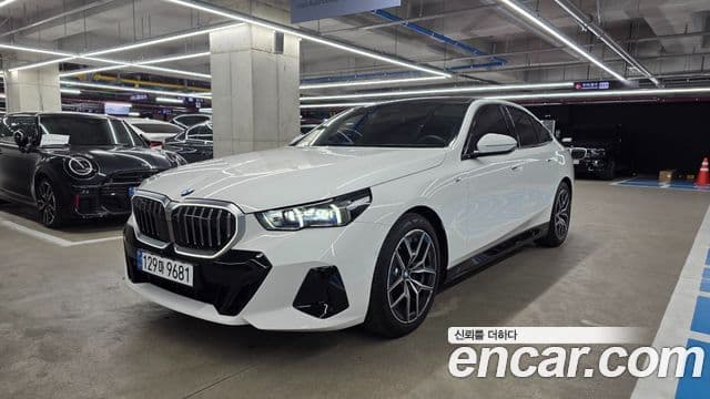 BMW 5 Series (G60)