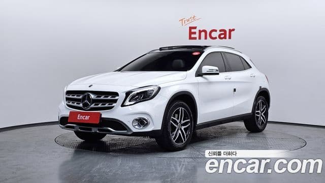 Mercedes-Benz GLA-Class X156 1