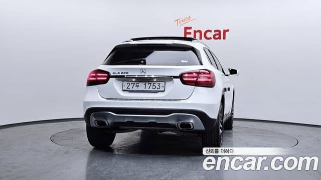 Mercedes-Benz GLA-Class X156 4