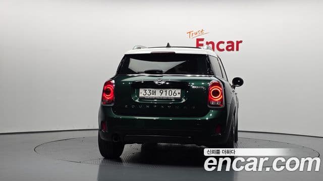 MINI Cooper D Countryman 4