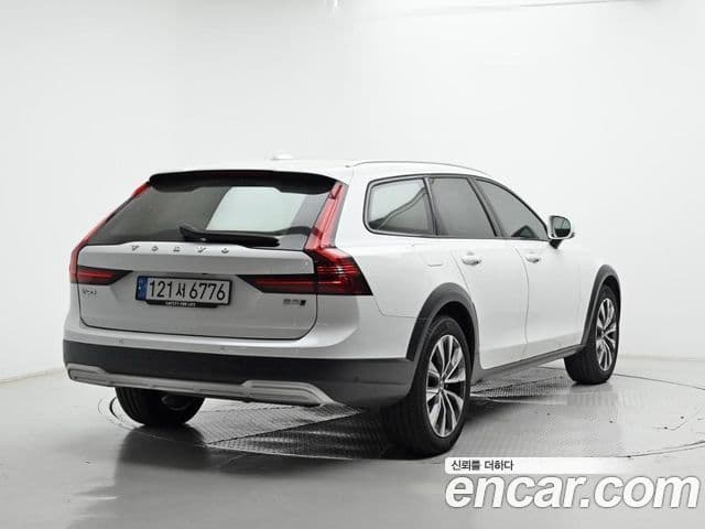 Volvo V90 Cross Country 2