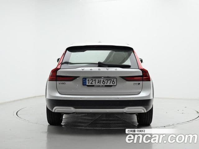 Volvo V90 Cross Country 4