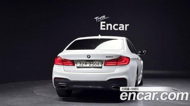BMW 5 Series (G30) 4