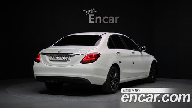 Mercedes-Benz C-Class W205 2