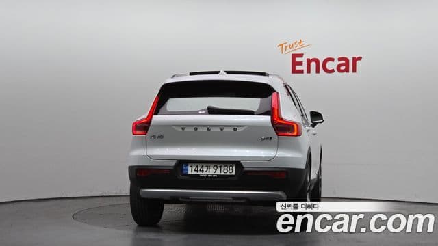 Volvo XC40 4