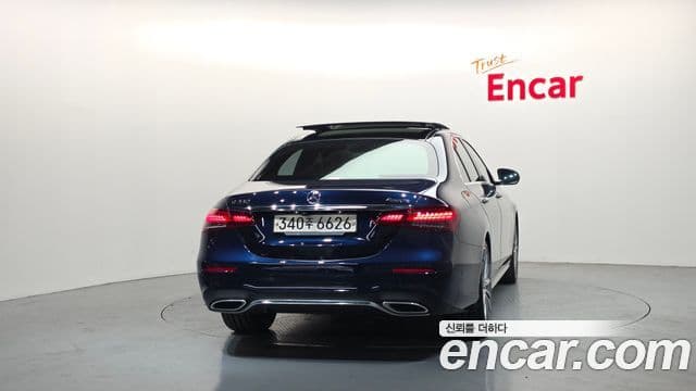 Mercedes-Benz E-Class W213 4