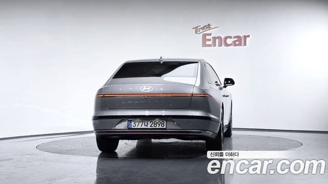 Hyundai Grandeur (GN7) 4