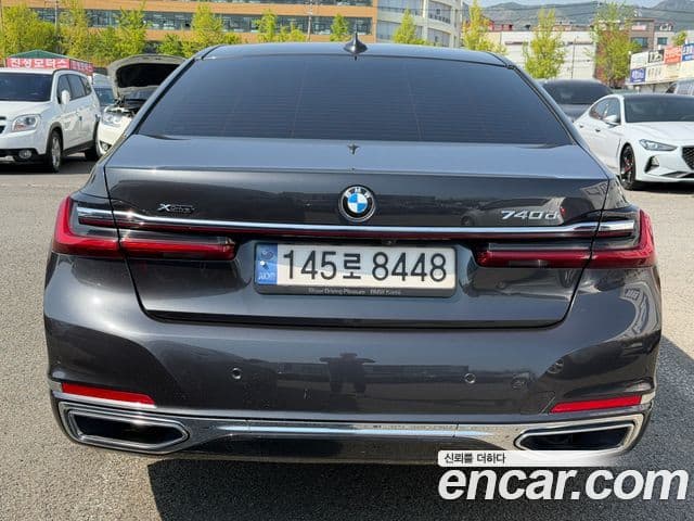 BMW 7 Series (G11) 3