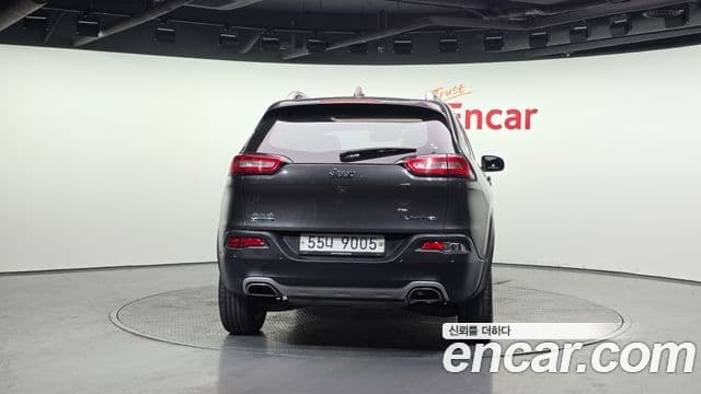 Jeep Cherokee (KL) 3