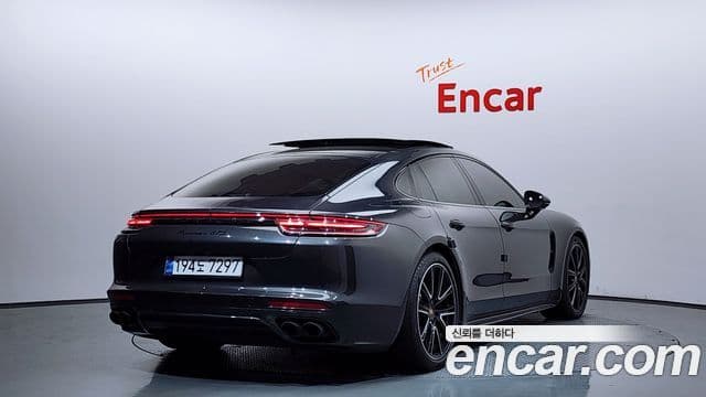 Porsche Panamera (971) 2