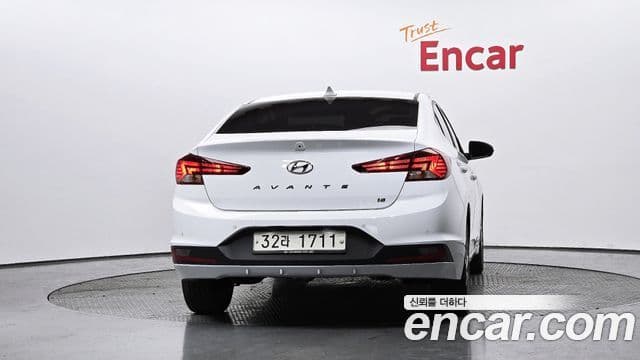 Hyundai The New Avante AD 4