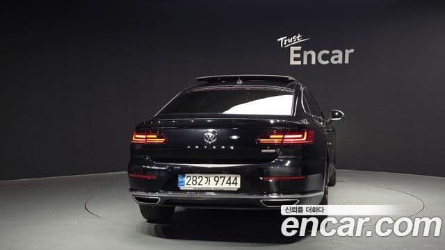 Volkswagen Arteon 4