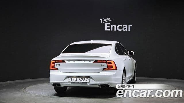 Volvo S90 4