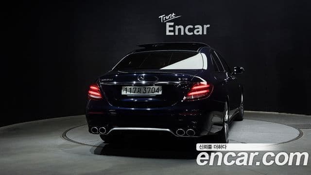 Mercedes-Benz E-Class W213 4