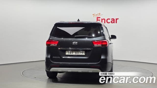 Kia All New Carnival 4