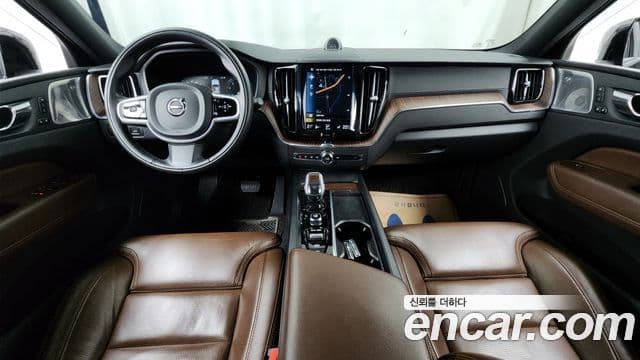 Volvo XC60 2nd Gen 4