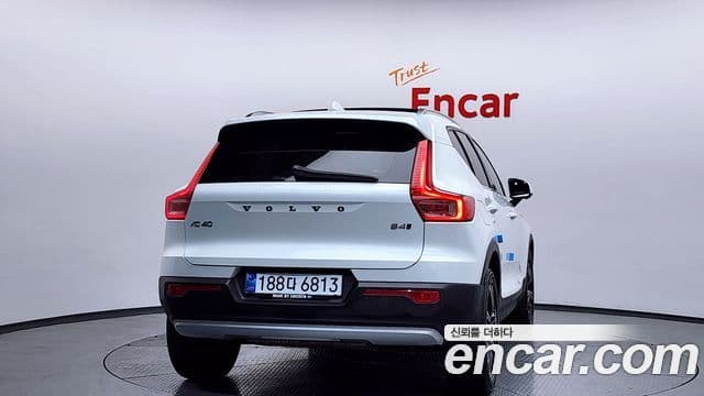 Volvo XC40 3
