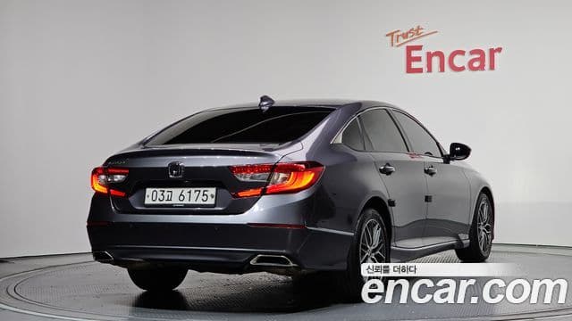 Honda Accord 10th Gen 2