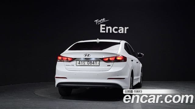 Hyundai Avante AD 4
