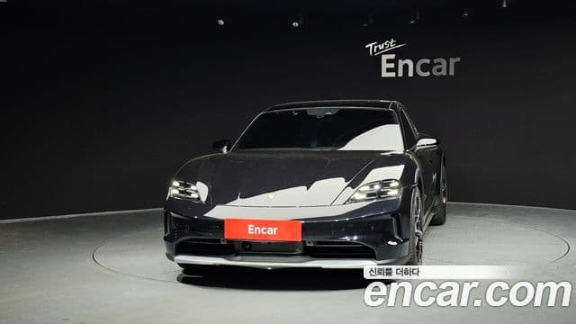 Porsche Taycan 3