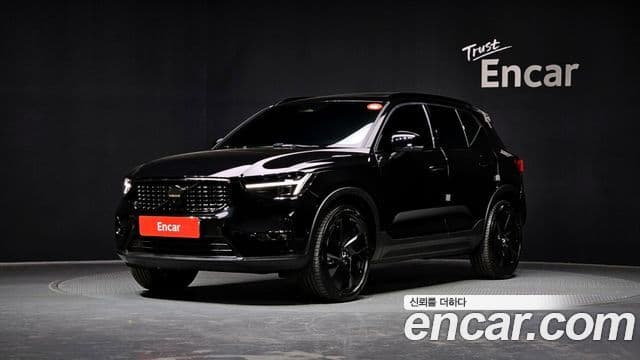 Volvo XC40 — 1