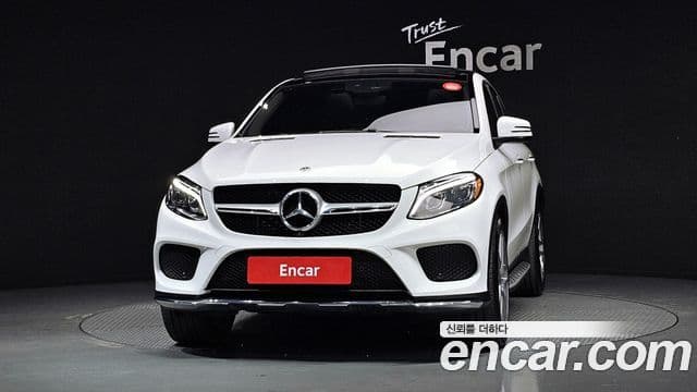 Mercedes-Benz GLE-Class W166 3