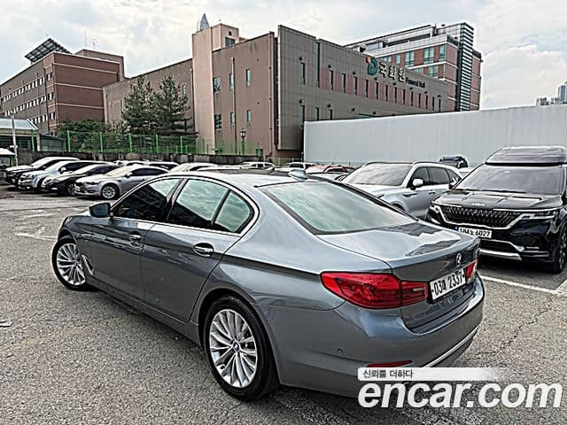 BMW 5 Series (G30) 2