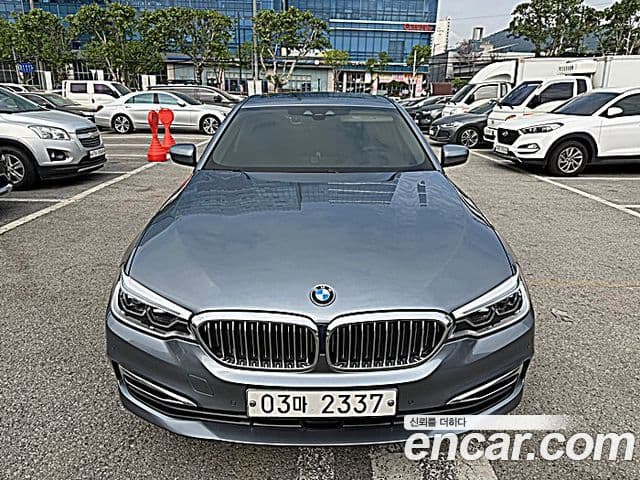 BMW 5 Series (G30) 3