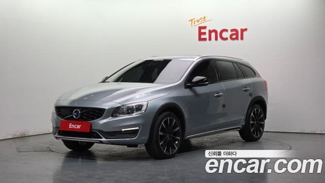 Volvo V60 Cross Country 1
