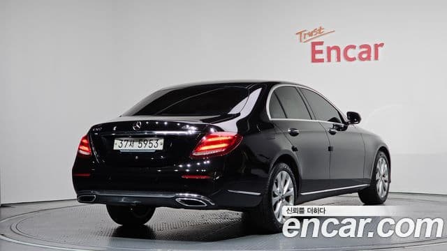 Mercedes-Benz E-Class W213 2