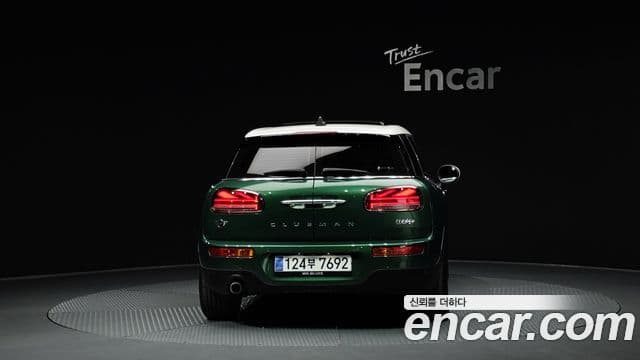 MINI Cooper Clubman 4