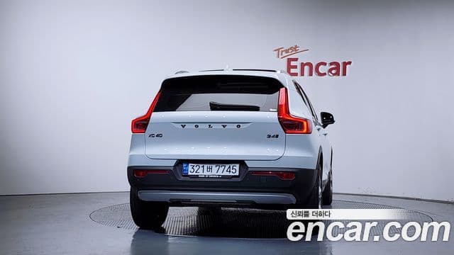 Volvo XC40 3