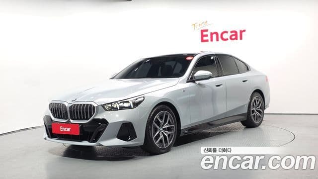 BMW 5 Series (G60)