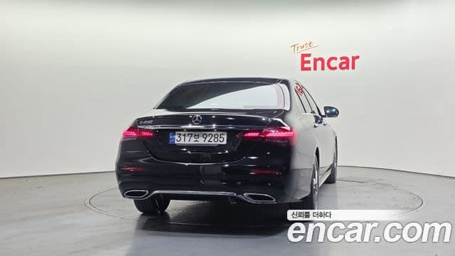 Mercedes-Benz E-Class W213 4