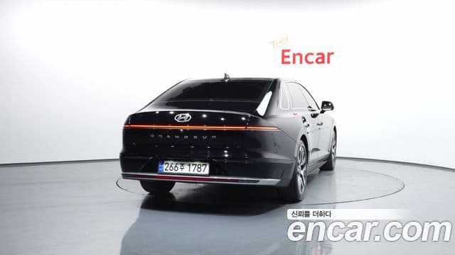 Hyundai Grandeur (GN7) 3