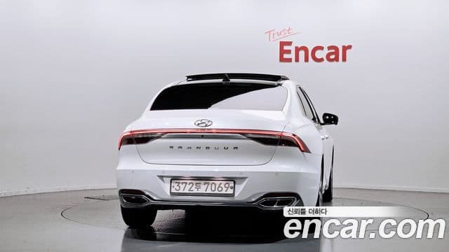 Hyundai The New Grandeur IG Hybrid 4