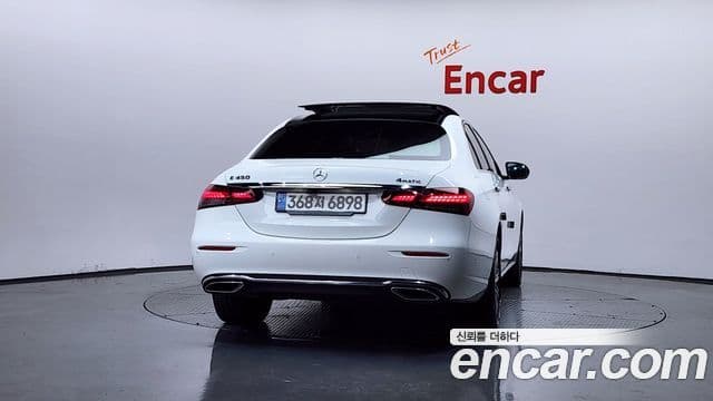 Mercedes-Benz E-Class W213 4