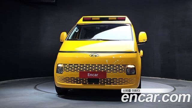 Hyundai Staria 2