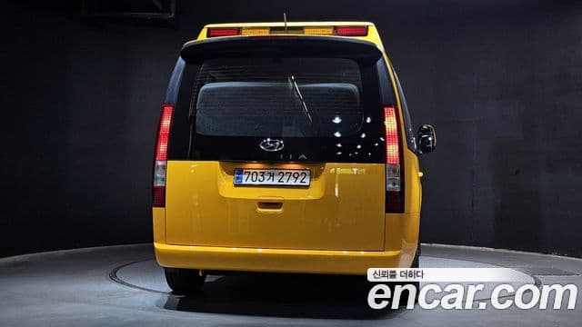 Hyundai Staria 3