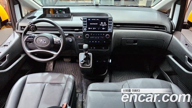 Hyundai Staria 4