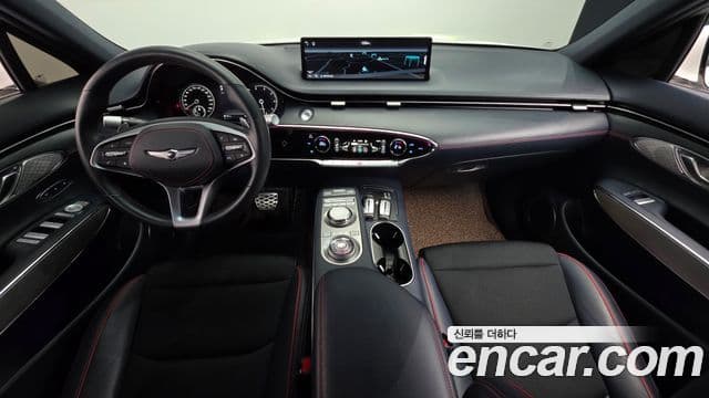 Genesis GV70 4