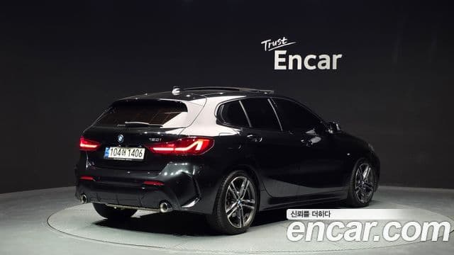 BMW 1 Series (F40) 2