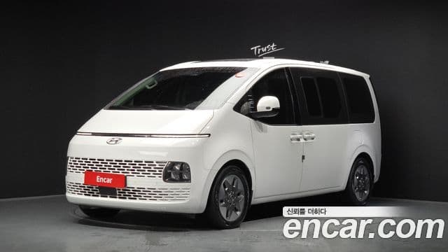 Hyundai Staria 1