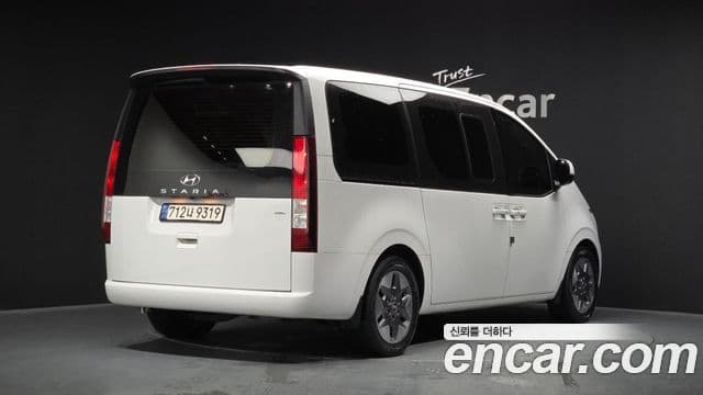 Hyundai Staria 2