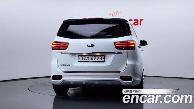 Kia The New Carnival 4