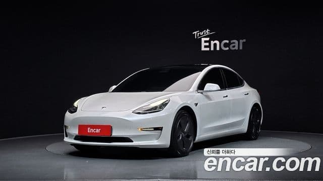 Tesla Model 3 1