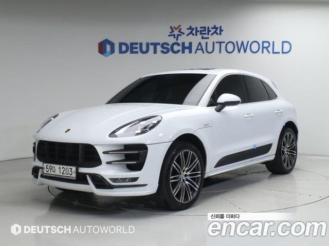 Porsche Macan 2